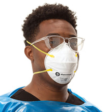 Load image into Gallery viewer, man wearing protex n95 respirator 
